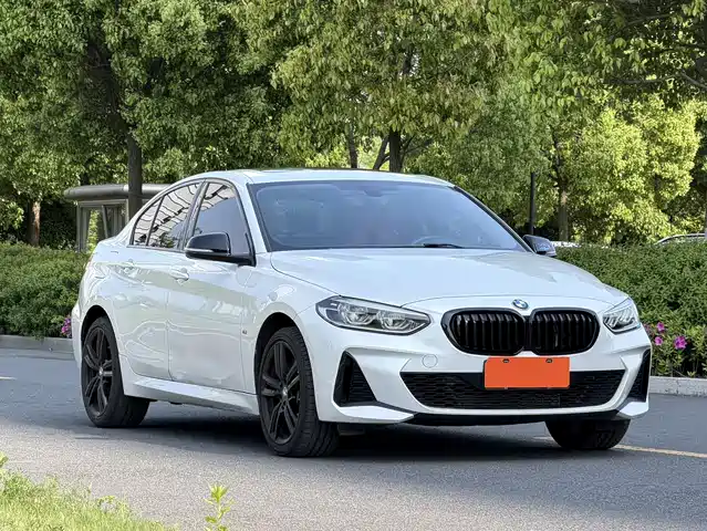 BMW 1 Series 2021 125i M Sport Black Night Edition — фото 3