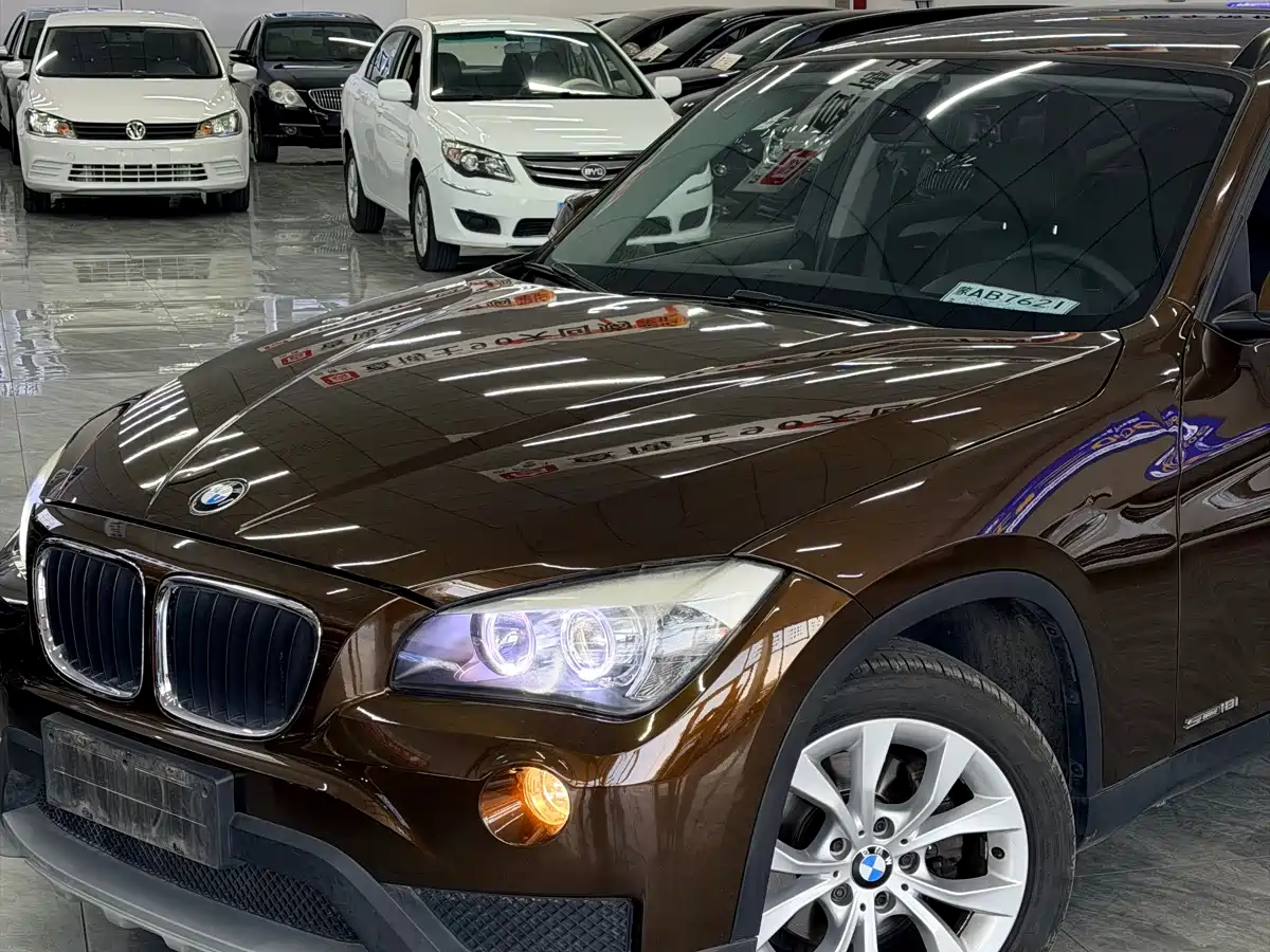 BMW X1 2014 sDrive18i Fashion Edition фото 2