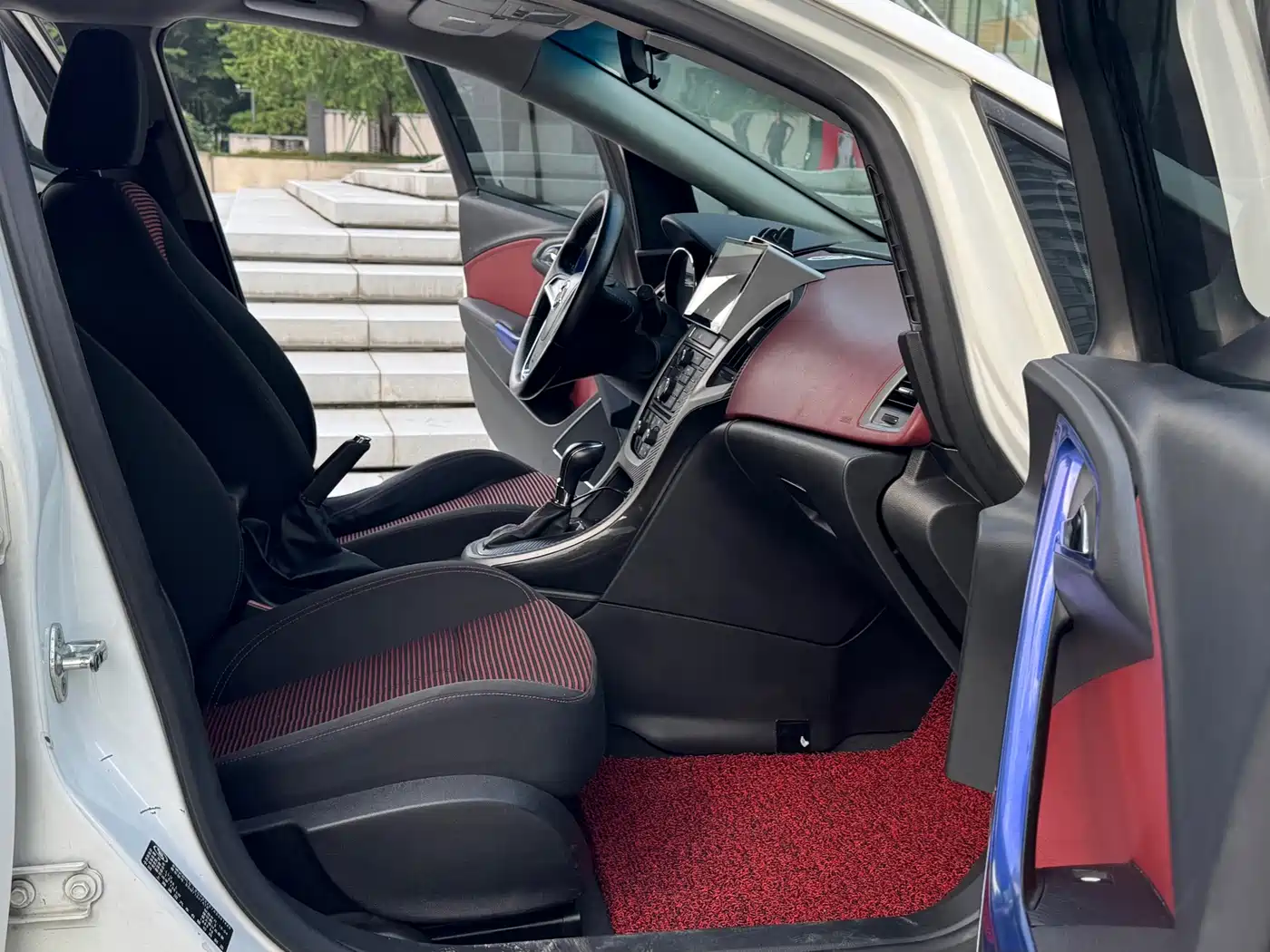 Buick Excelle 2010 2010 XT 1.6L Automatic Fashion