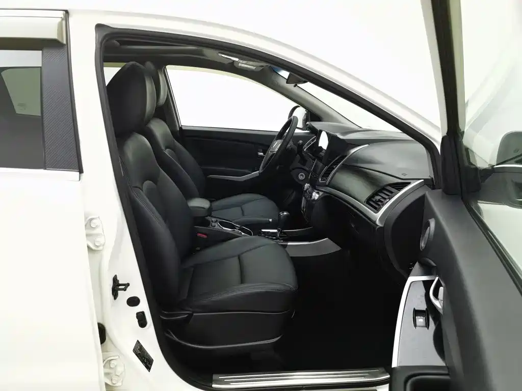 SsangYong Korando 2015 2015 2.0L 2WD Automatic Enjoyment Edition