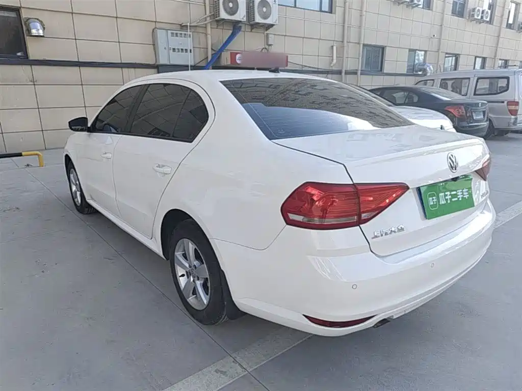 Volkswagen Lavida 2015 1.6L Automatic Trend Edition фото 5