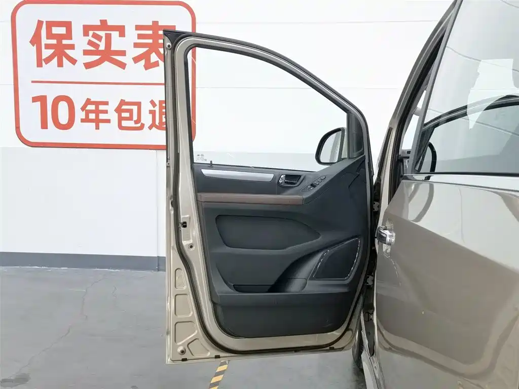 SAIC Maxus Maxus G10 2018 PLUS 2.0T Automatic Elite Edition фото 8