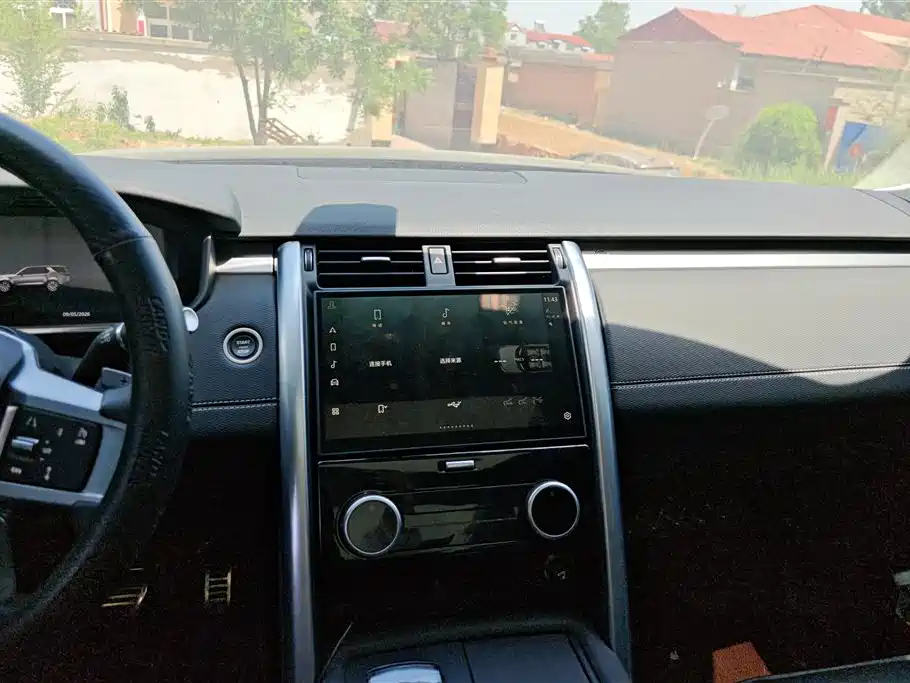 Land Rover Discovery 2024 360PS Dynamic SE фото 13