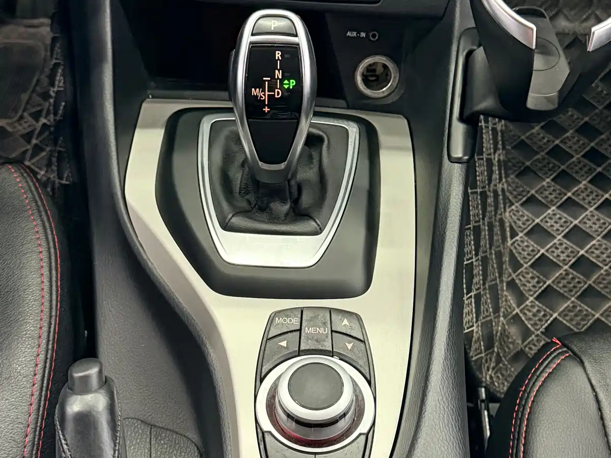 BMW X1 2014 sDrive18i Fashion Edition фото 17