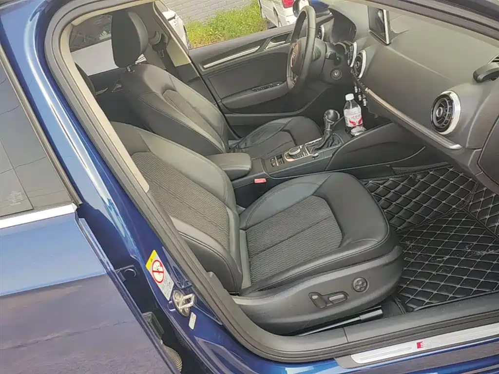 Audi A3 (Import) 2014 Sportback 40 TFSI S line Comfort фото 25