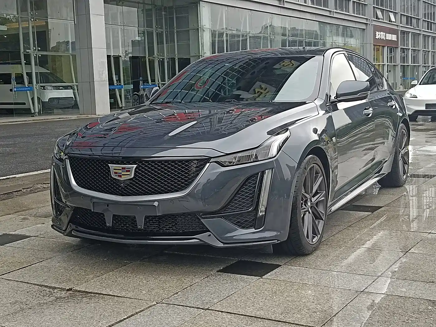 Фото 1 - Cadillac CT5