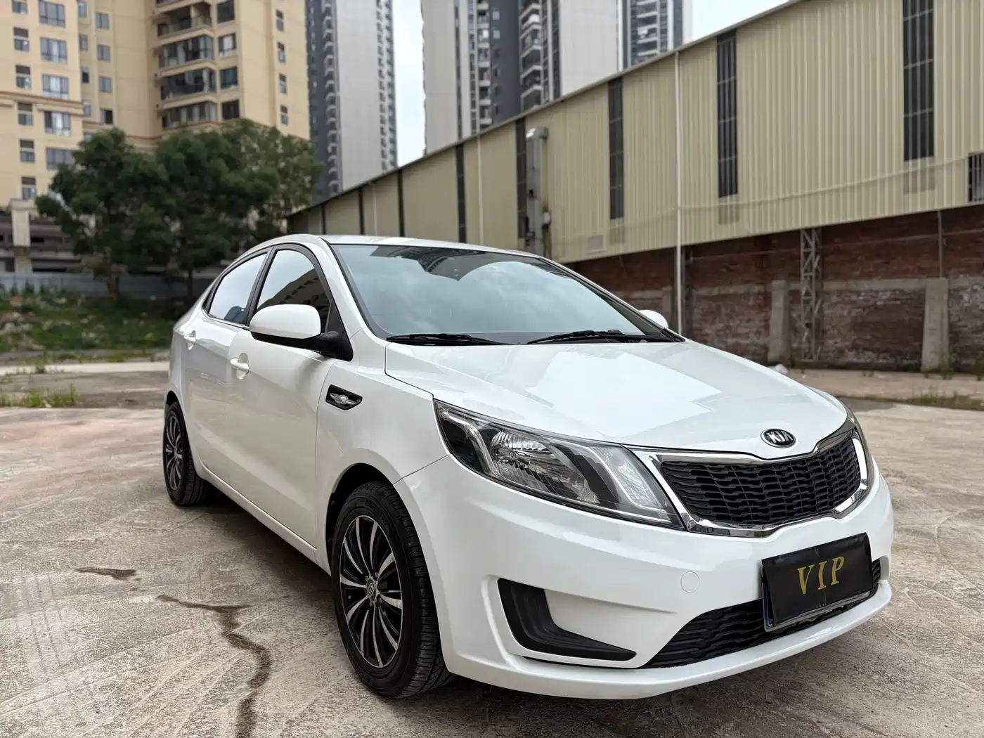 Kia K2 2012 Sedan 1.4L AT GLS Commemorative Edition фото 2