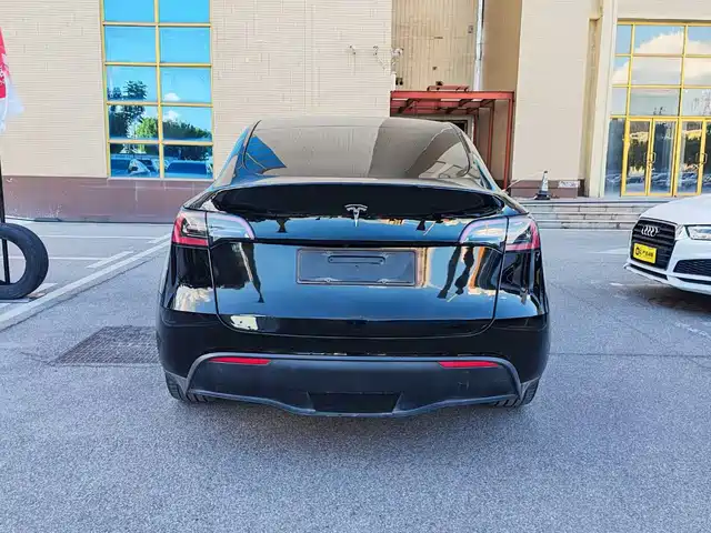 Tesla Model Y 2022 Facelift Rear-Wheel Drive Version — фото 3