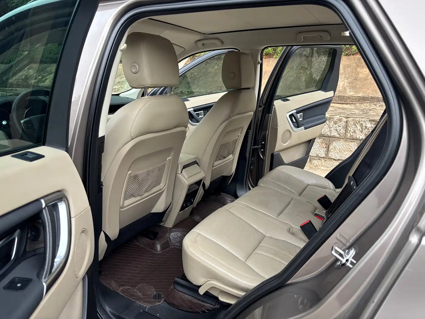Land Rover Discovery Sport 2017 2.0T HSE фото 8