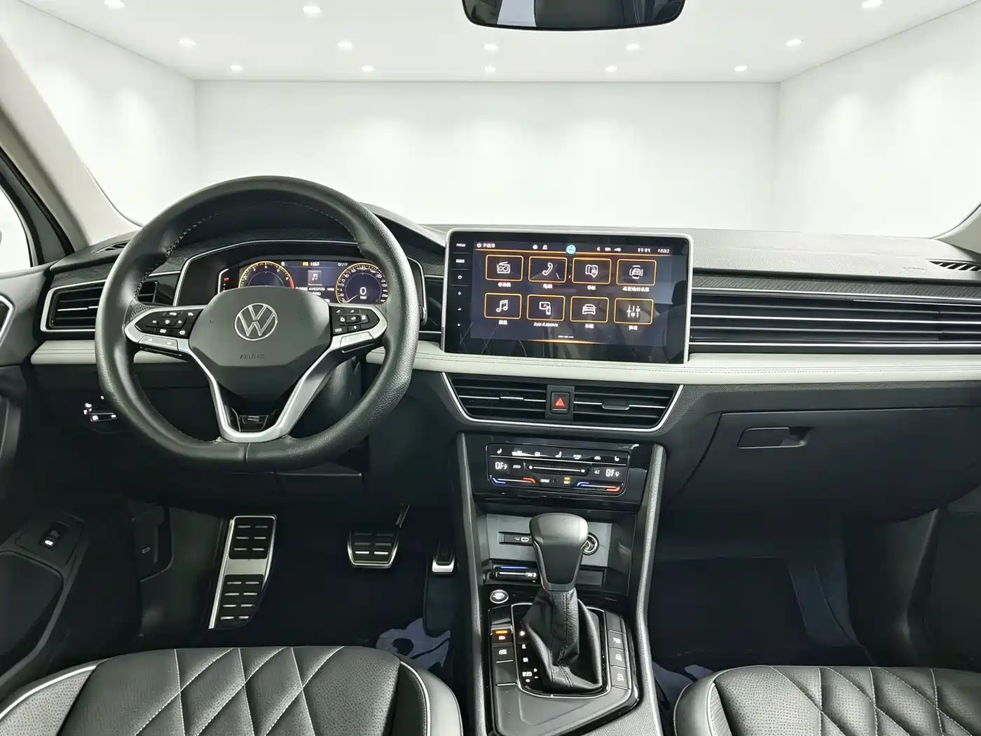 Volkswagen Tiguan L 2024 330TSI Automatic 2WD R-Line Premium Enjoyment Edition фото 5
