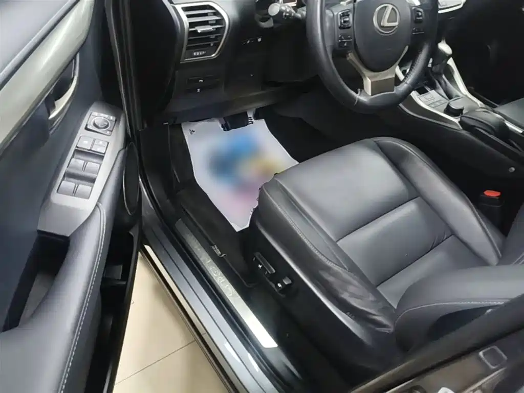 Lexus NX 2015 200t AWD F Sport фото 16