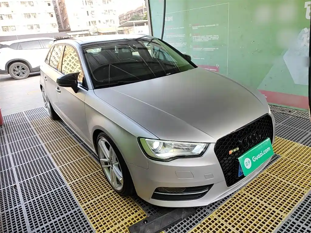 Audi A3 2016 Sportback 35 TFSI Leadership фото 4