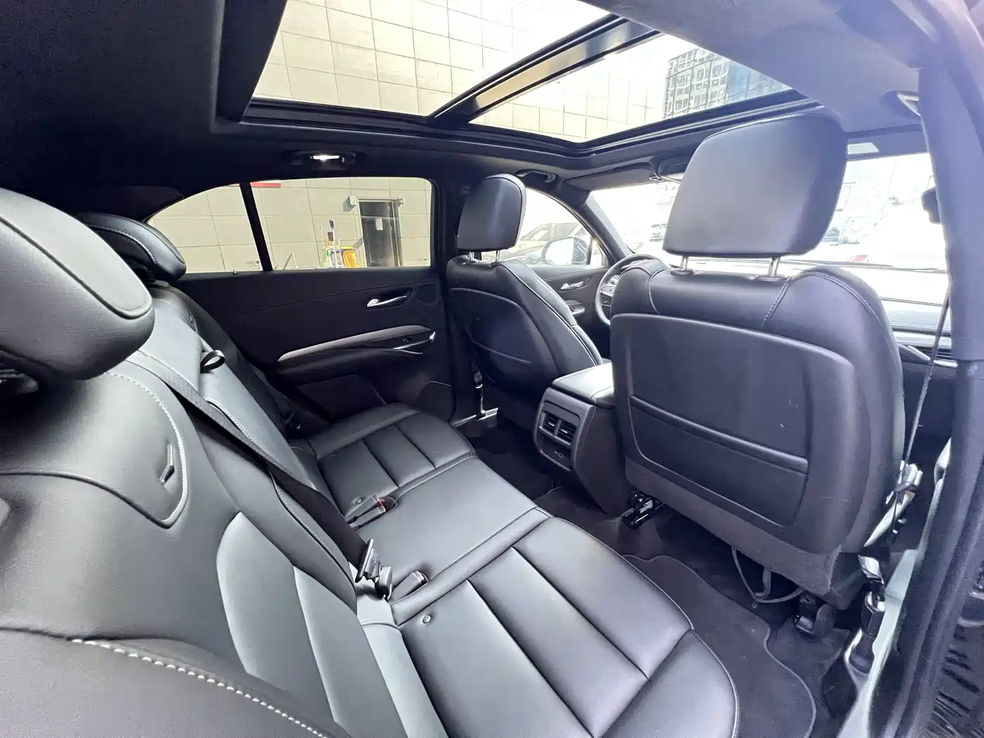 Cadillac XT4 2022 28T FWD Luxury фото 30
