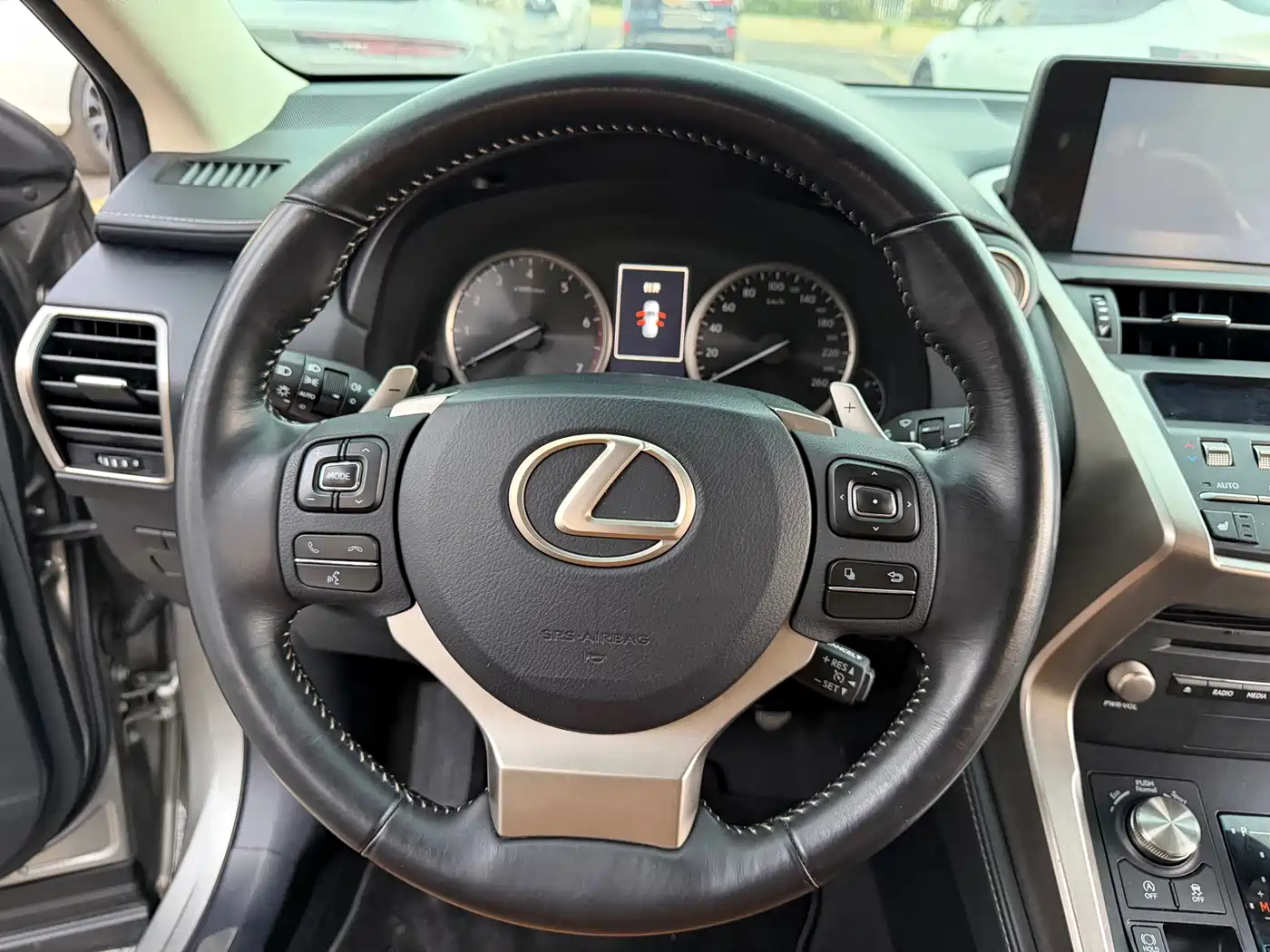 Lexus NX 2018 Model 300 FWD Fengxing Edition фото 13