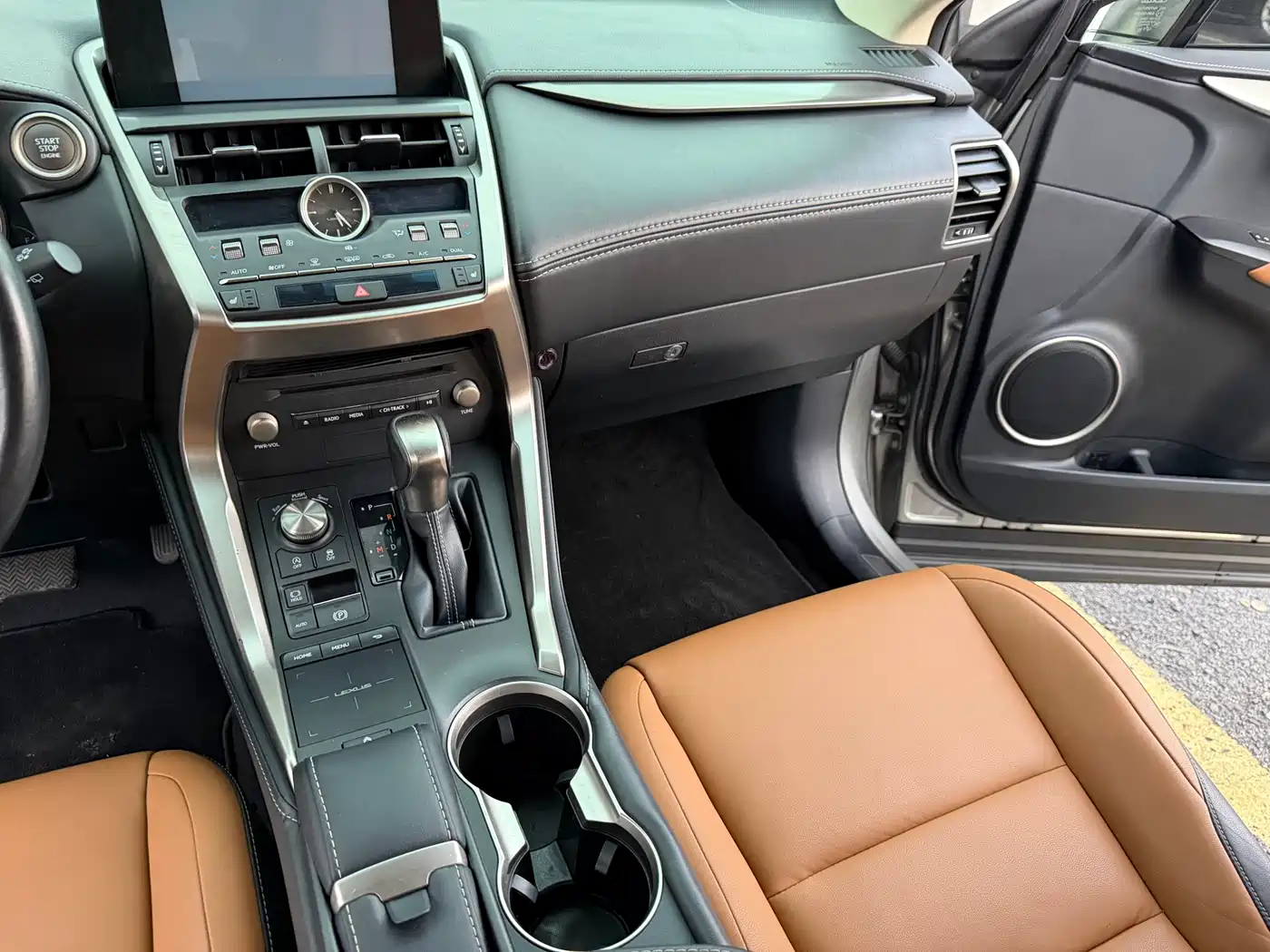 Lexus NX 2018 Model 300 FWD Fengxing Edition фото 14