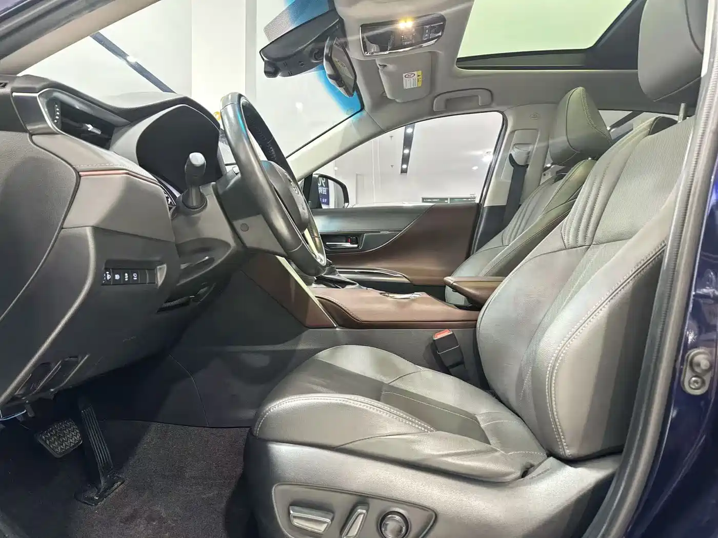 Toyota Lingfang HARRIER 2022 2.0L CVT 2WD Premium Edition фото 4