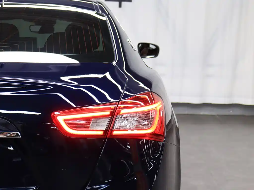 Photo 22 - Maserati Ghibli