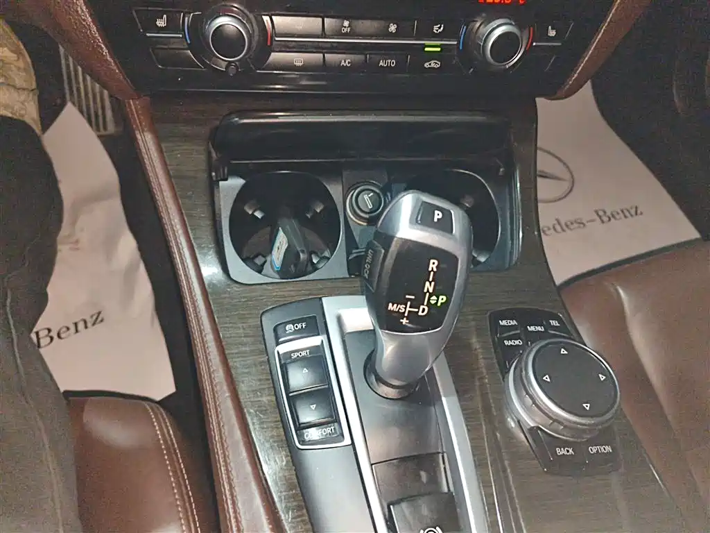 BMW 5 Series 2014 525Li Luxury Design Package фото 10