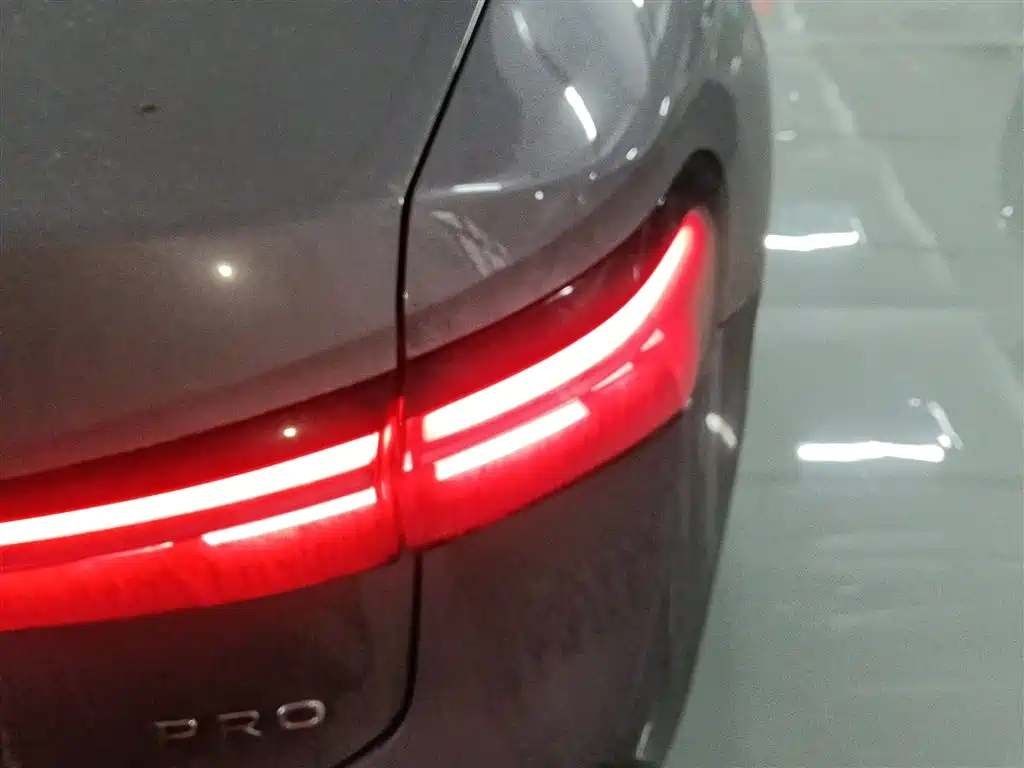 Volkswagen Passat 2025 Pro 380TSI Dragon Prestige Edition фото 8
