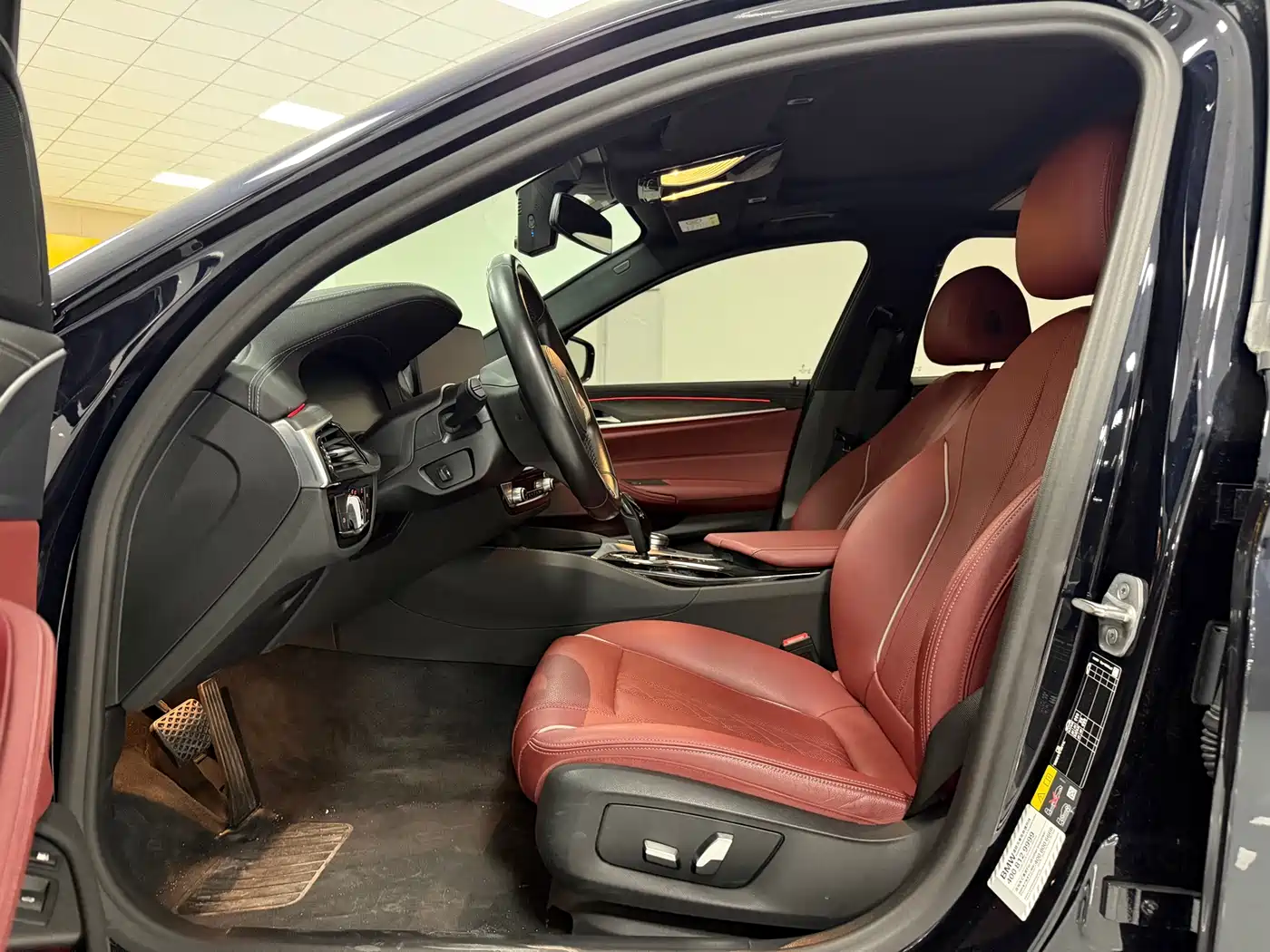 BMW 5 Series New Energy 2022 Model Second Facelift 535Le M Sport Package фото 4
