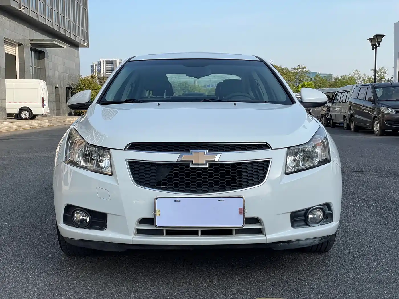 Chevrolet Cruze 2013 Model 1.8L SE AT фото 2