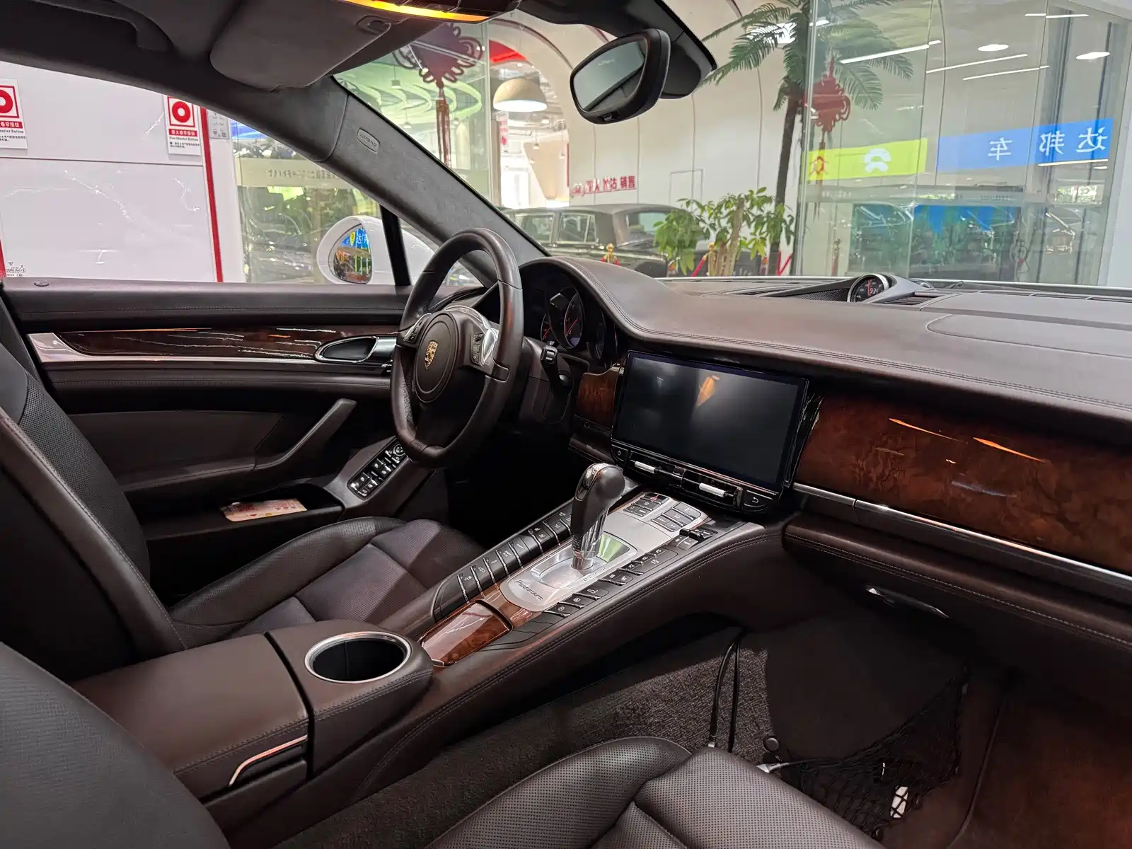Photo 9 - Porsche Panamera