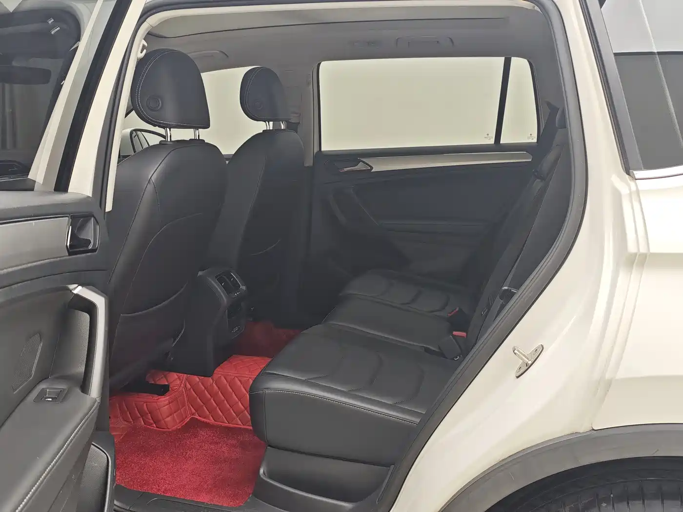 Volkswagen Tiguan L 2019 330TSI Automatic 2WD Smart Luxury Edition China VI фото 5