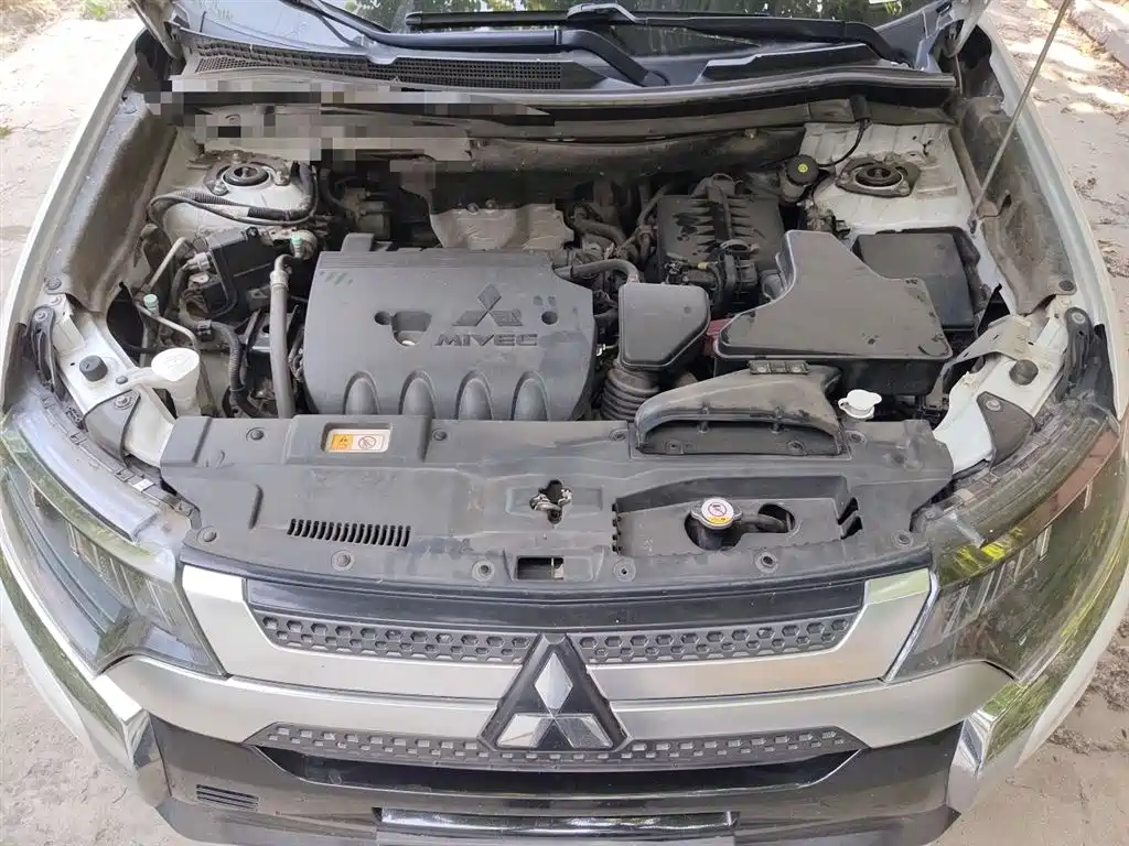 Mitsubishi Outlander 2019 2.4L 4WD Deluxe Edition 5-Seater China VI фото 11