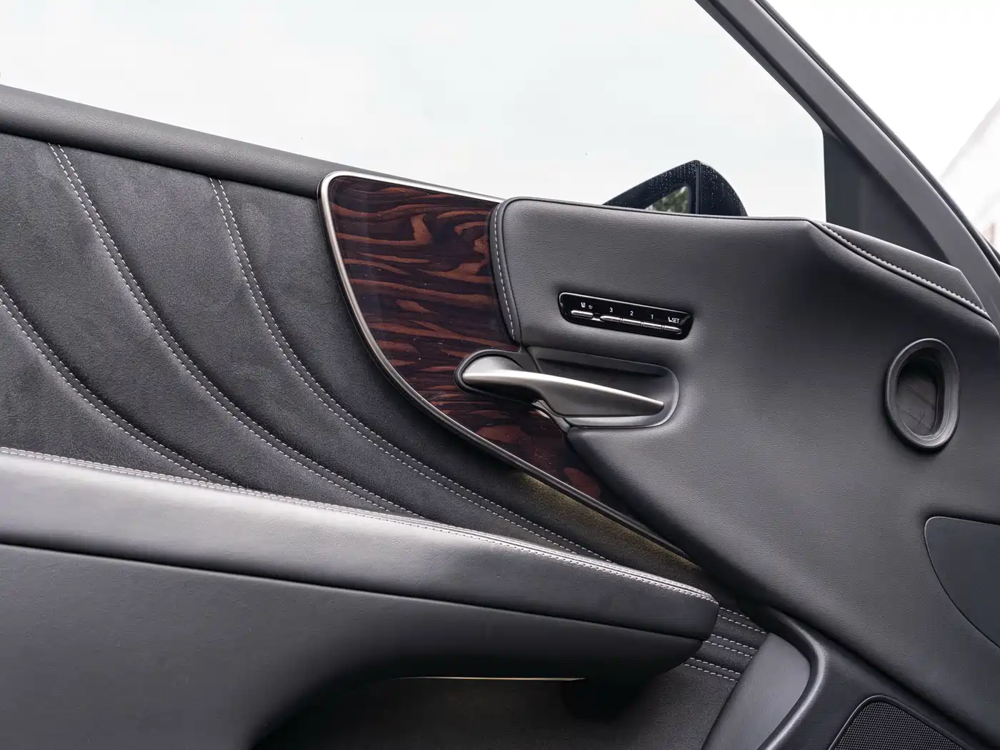 Lexus LS 2021 2021 500h Luxury Edition