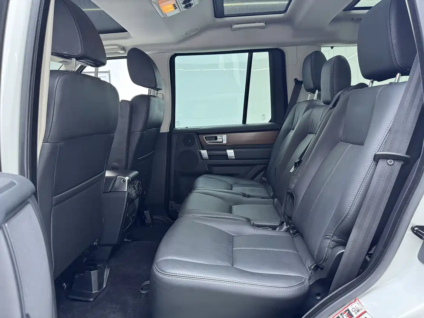 Land Rover Discovery 2016 3.0 SC V6 HSE Luxury фото 16