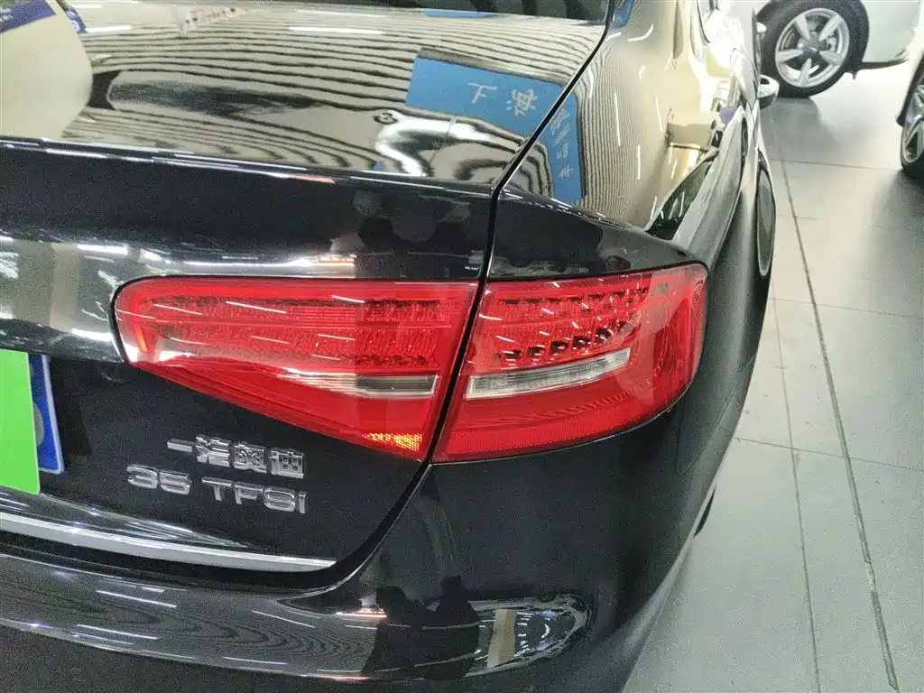 Audi A4L 2016 35 TFSI Collector's Edition S line Comfort фото 24