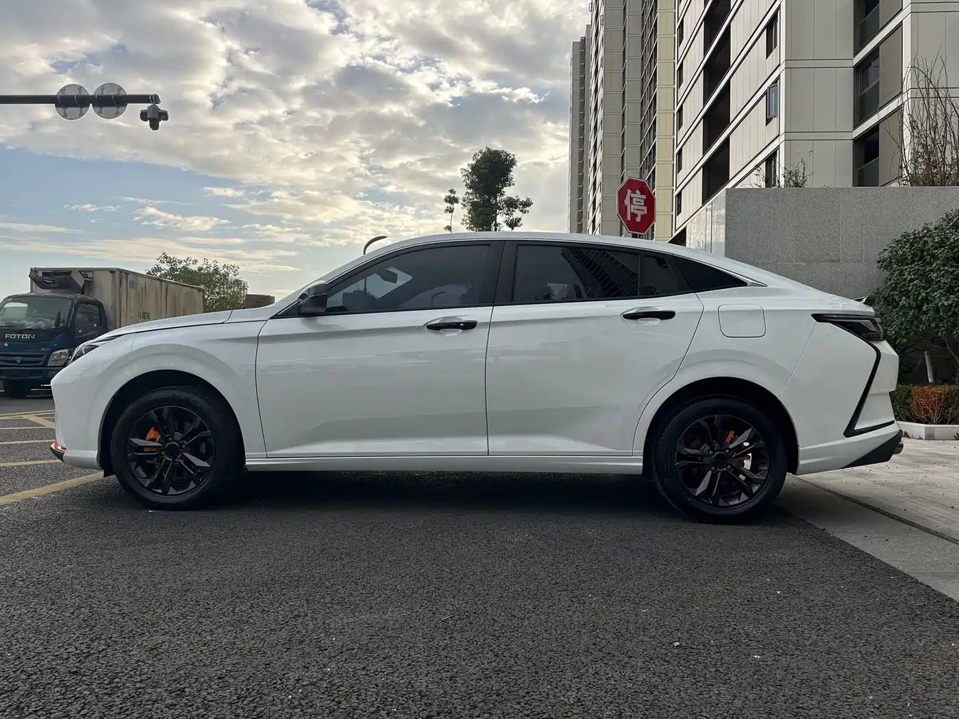 DONGFENG FENGSHEN YI HYUN
