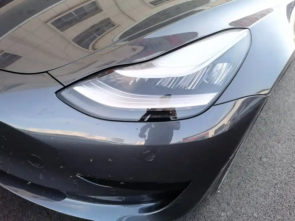 Фото 24 - Tesla Model 3
