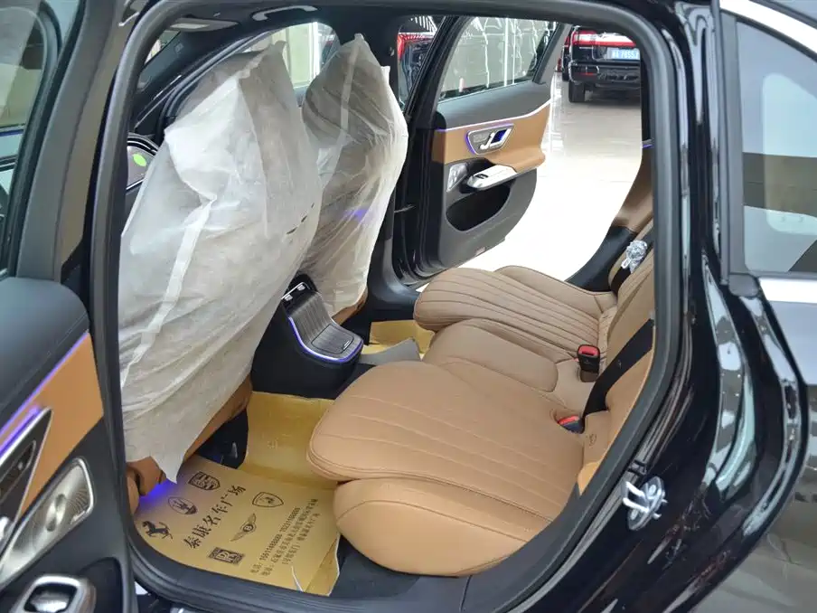 MERCEDES-BENZ E CLASS