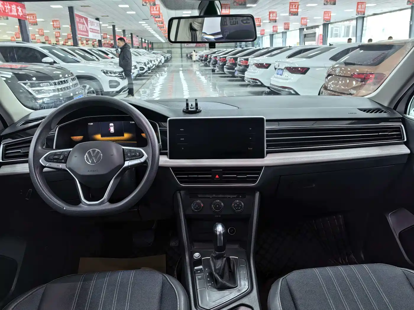 Volkswagen Tiguan L 2022 330TSI Automatic 2WD Comfort Edition фото 5