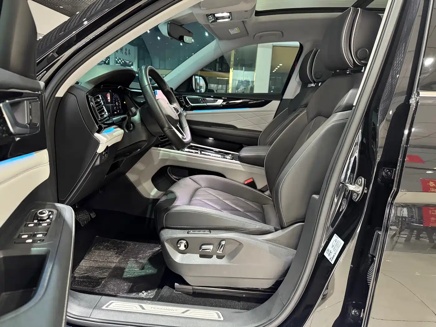 Volkswagen Teramont 2024 380TSI 4WD Prestige Luxury Edition фото 3