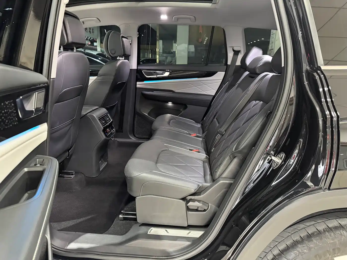 Volkswagen Teramont 2024 380TSI 4WD Prestige Luxury Edition фото 5