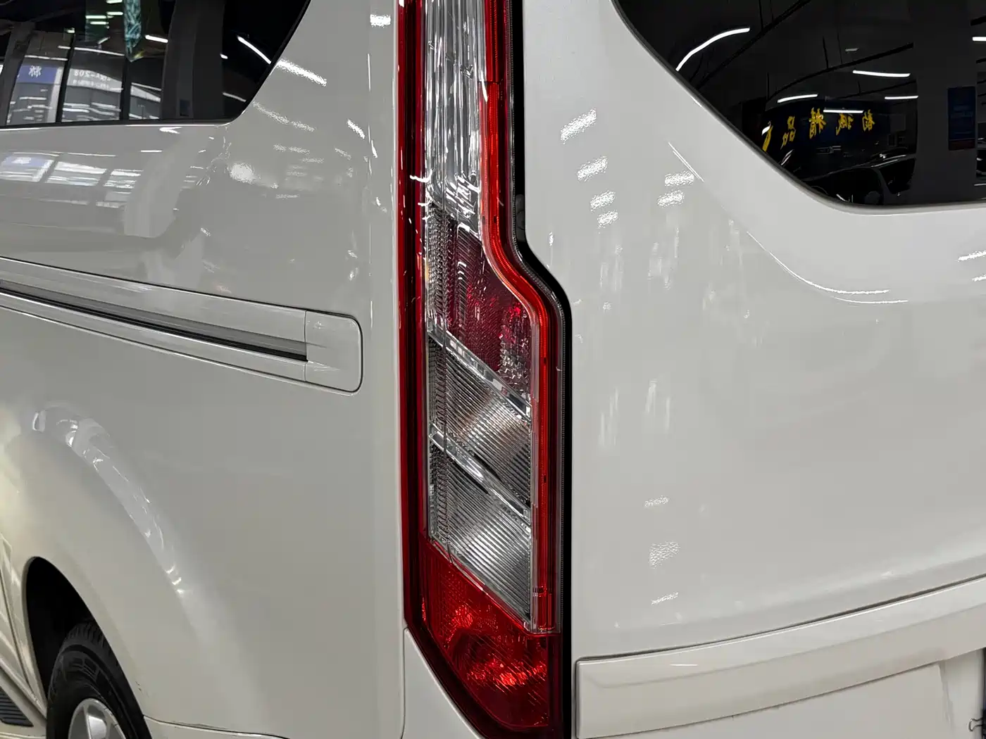 Ford Tourneo 2017 2.0T Automatic Smart Elite Edition фото 12