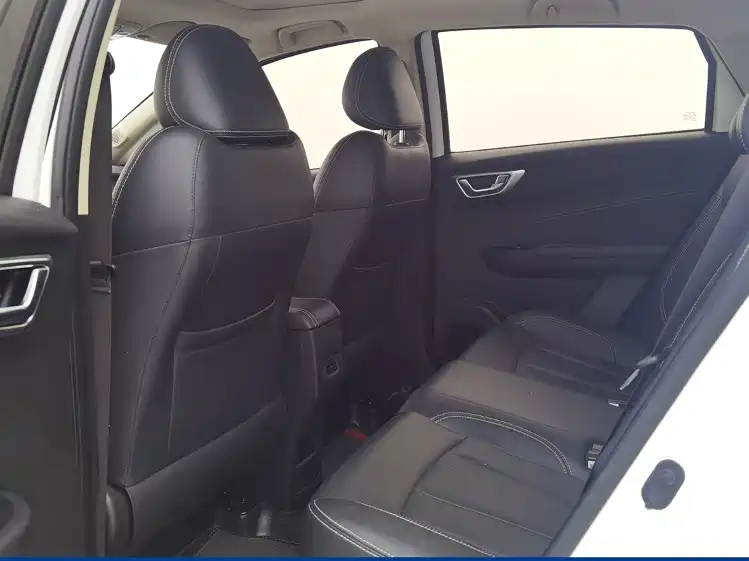 Фото 5 - Geely Vision X3