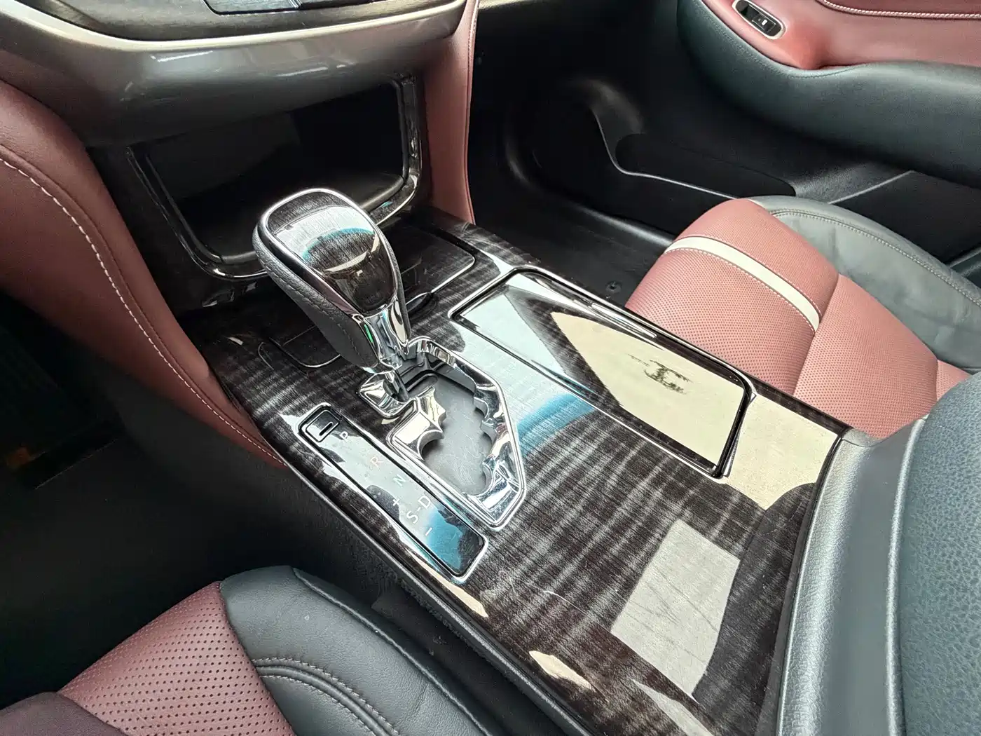 Toyota Crown 2017 2.0T Sport Edition фото 18