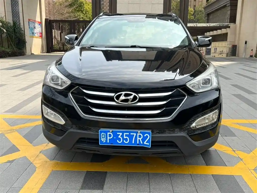 Hyundai Santa Fe 2013 Model 2.4L Automatic 2WD Comfort фото 2