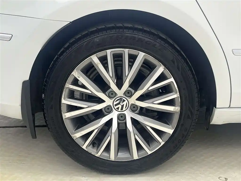 Volkswagen FAW-Volkswagen CC 2016 Model 1.8TSI Luxury фото 9