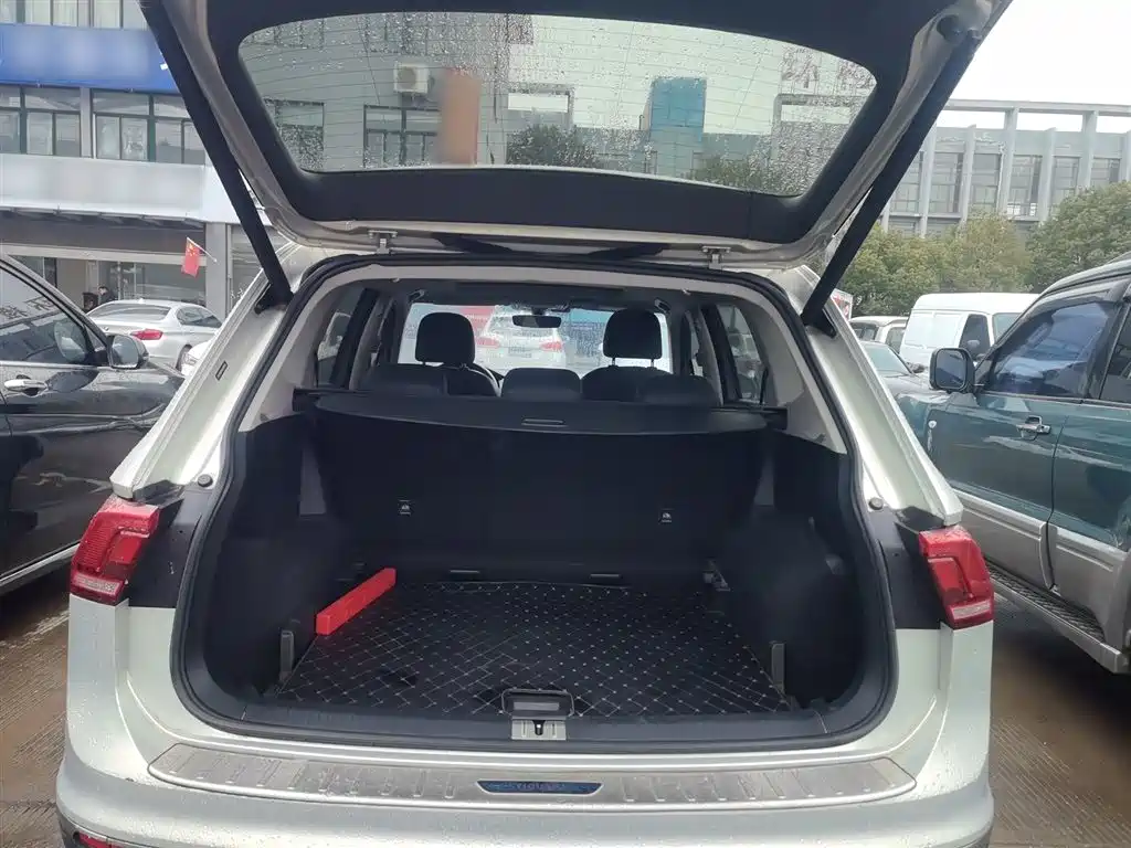 Volkswagen Tiguan L 2019 Facelift 330TSI Auto 2WD Smart Luxury China VI фото 19