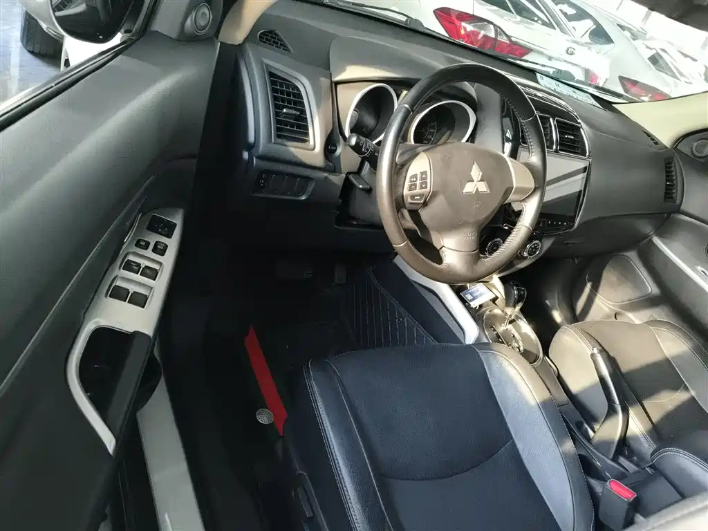 Mitsubishi ASX 2018 2.0L CVT 2WD Premium фото 16