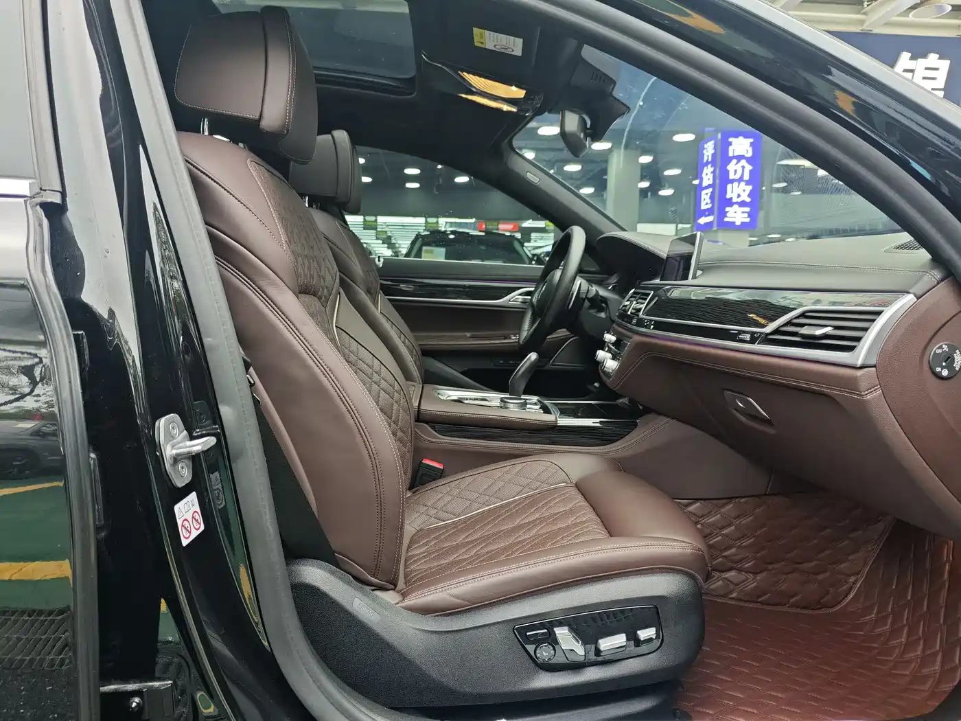 BMW 7 Series 2019 Facelift 740Li Leading M Sport Package фото 7