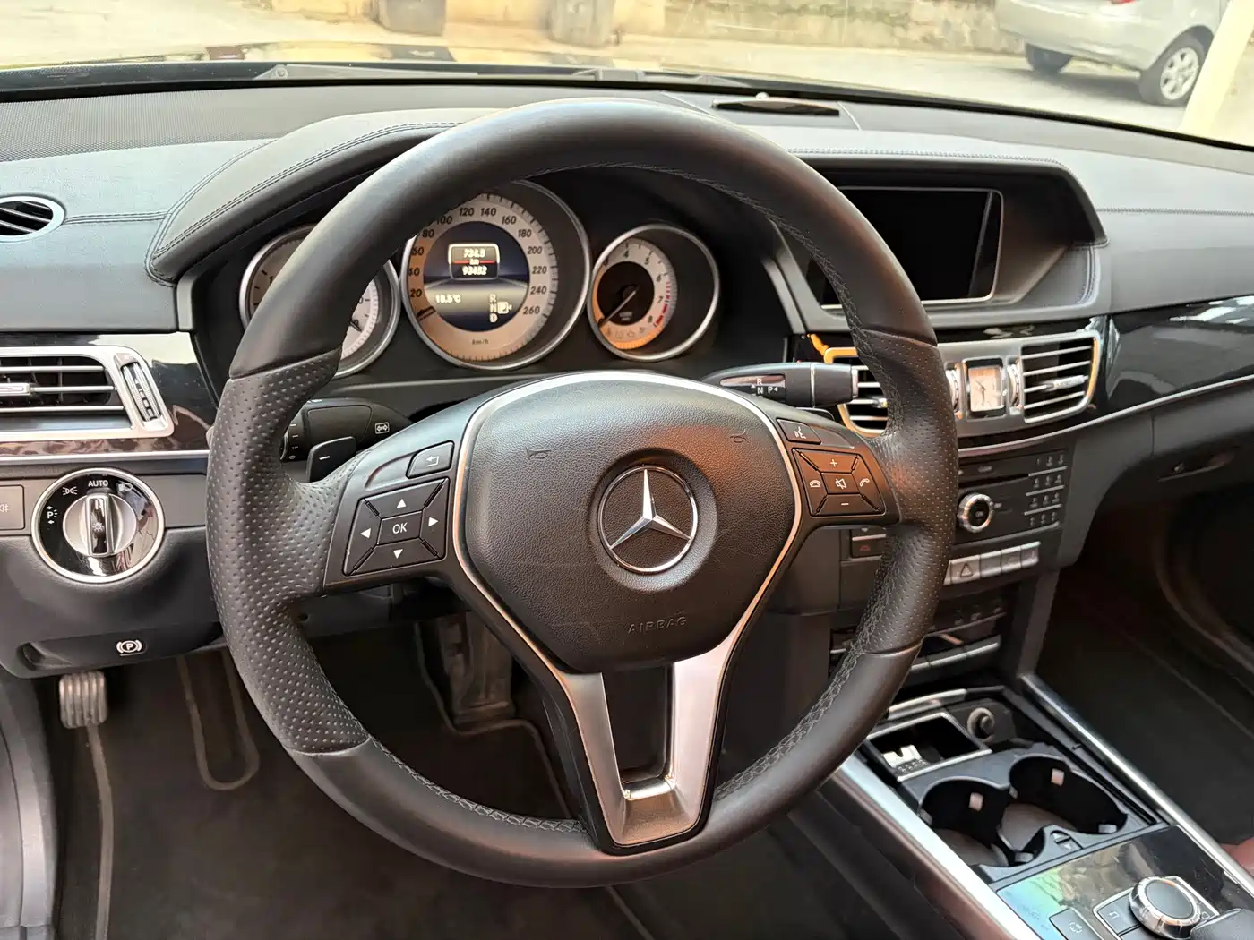 Mercedes-Benz E-Class 2015 E 320 L 4MATIC фото 11