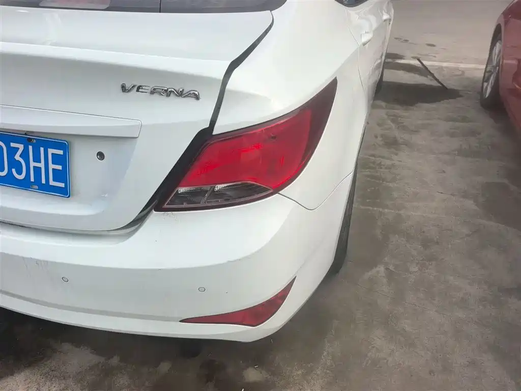 Hyundai Verna 2014 1.4L Manual Smart GLS фото 8