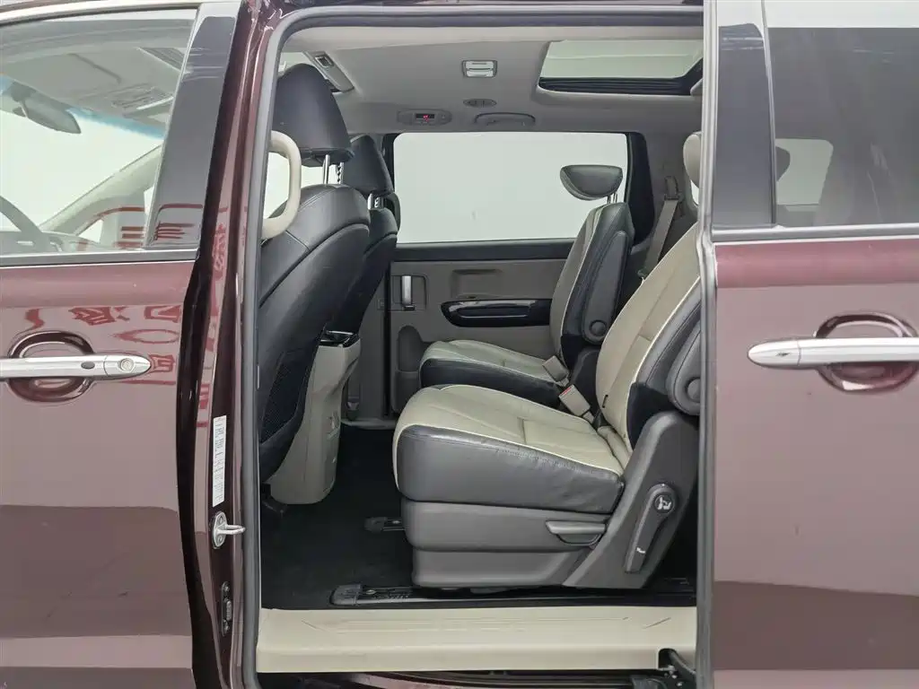 Kia Carnival (Import) 2015 3.3GDI Luxury (China V) фото 15