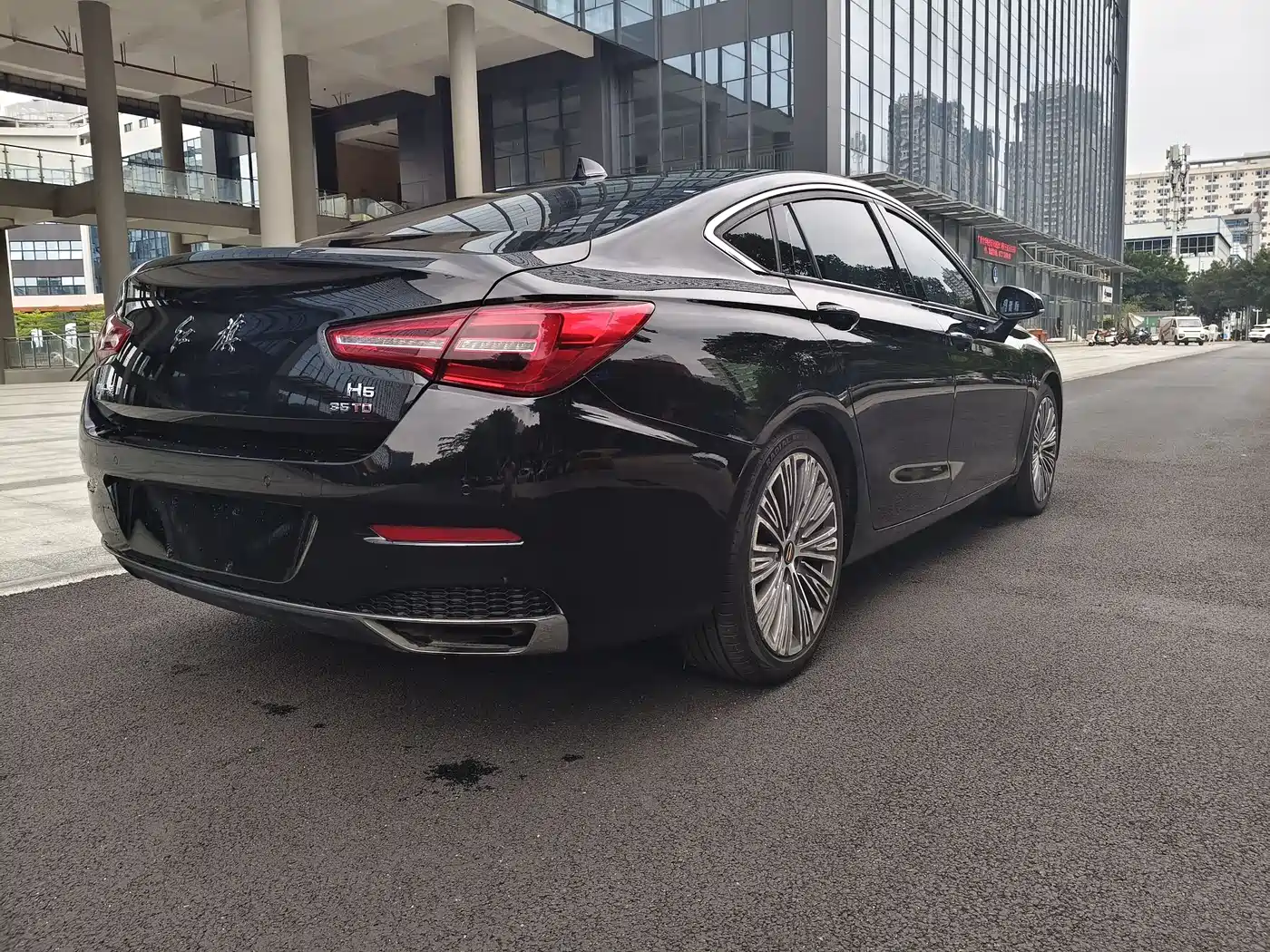 Hongqi H5 2022 Classic 1.8T Auto Smart Connect Flag Rhythm Edition фото 16