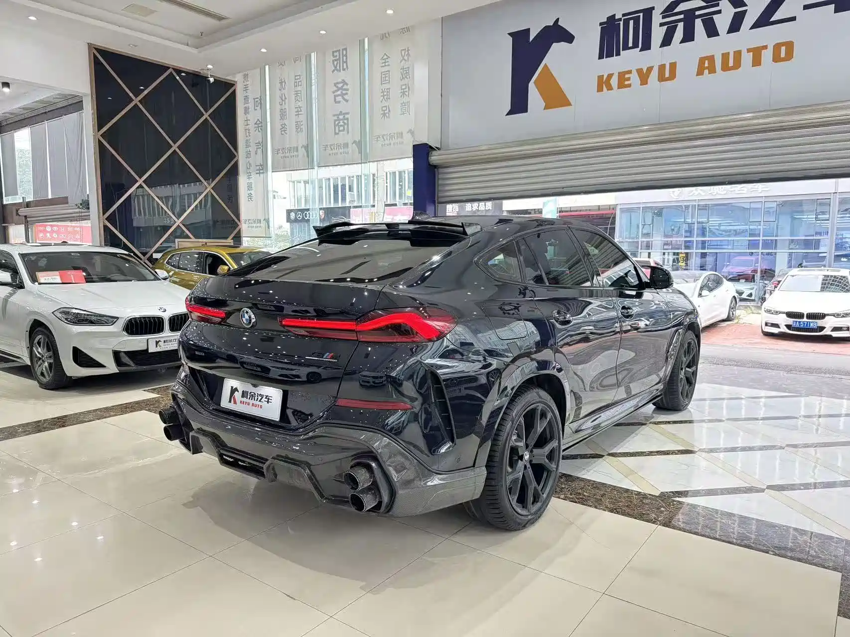 Фото 15 - BMW X6